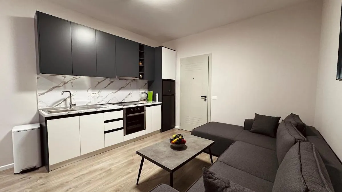 Apartment Bllok B Tirana 0*,